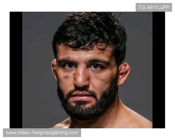 丹霍克直言讨厌萨鲁基安 但称其为轻量级最强选手