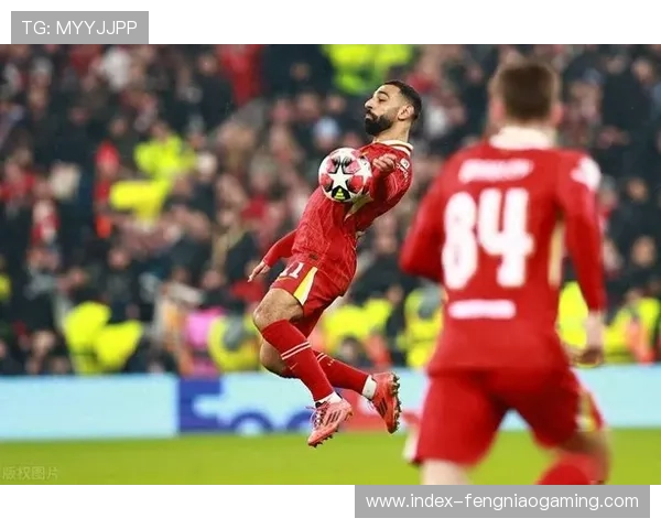 利物浦87分钟点球绝杀国米，索博斯洛伊爆射破门，克洛普跪地庆祝。